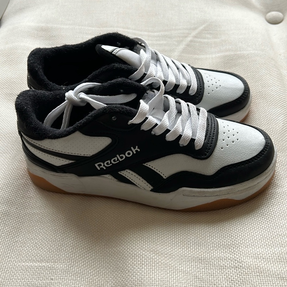 Boys Reebok new size 1